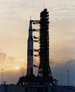Apollo 13 auf der Startrampe