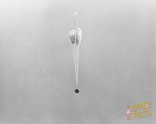 Ausstoss der Fallschirme von Apollo 16