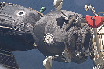 Soyuz TMA-19 docking