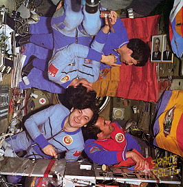 Sojus 40 an Bord von Saljut 6