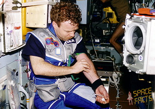 Ewald onboard Mir Ewald onboard Mir
