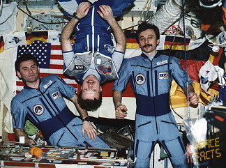 Soyuz TM-25 onboard Soyuz TM-25 onboard