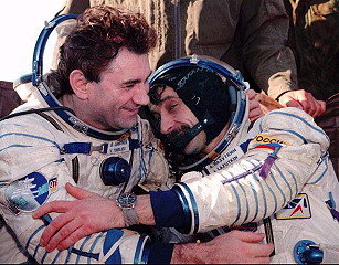 Soyuz TM-25 recovery Soyuz TM-25 recovery