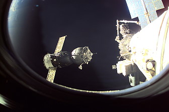 Ankunft von Sojus TM-33 an der ISS