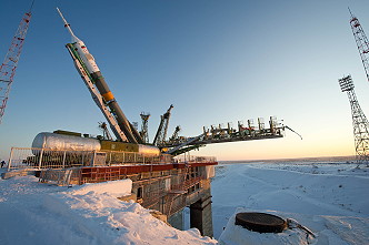 Soyuz TMA-03M erection