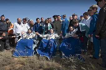 Soyuz TMA-17 recovery