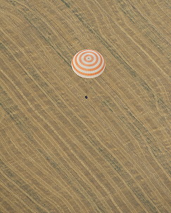Soyuz TMA-22 landing