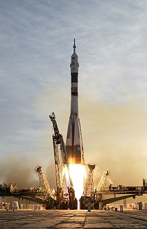 Soyuz TMA-5 launch