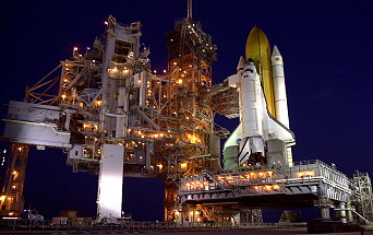 STS-110 auf der Startrampe