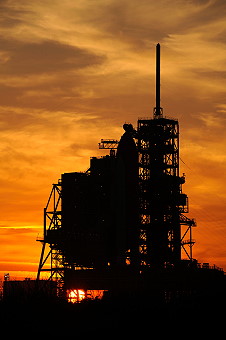 STS-122 auf der Startrampe