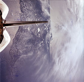 STS-4 im Orbit