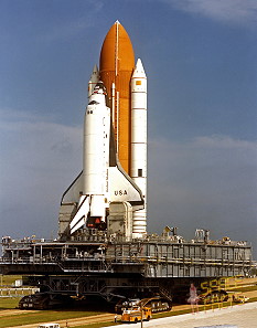 STS-5 auf dem Weg zur Startrampe