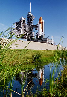 STS-68 auf der Startrampe