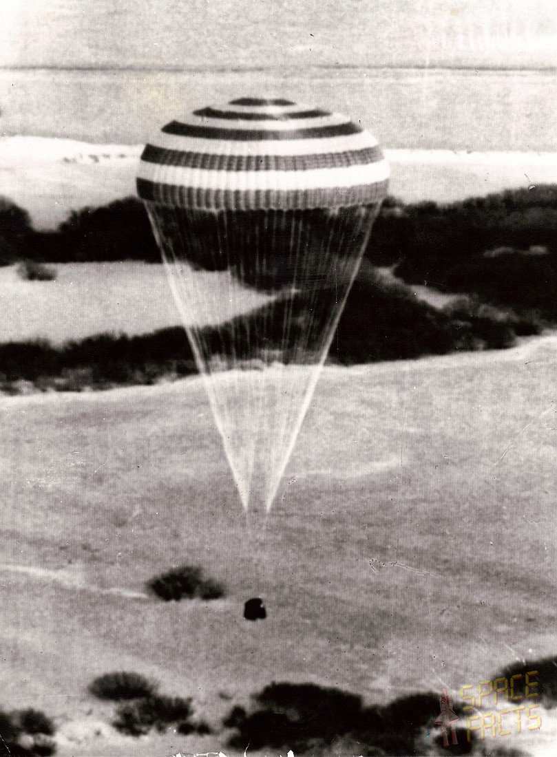 Image result for soyuz 26 landing