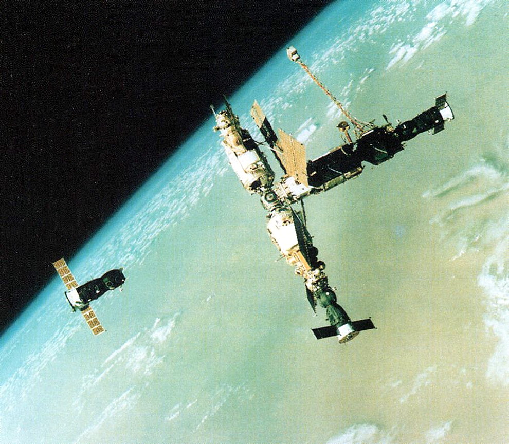 Soyuz TM-13 MIR