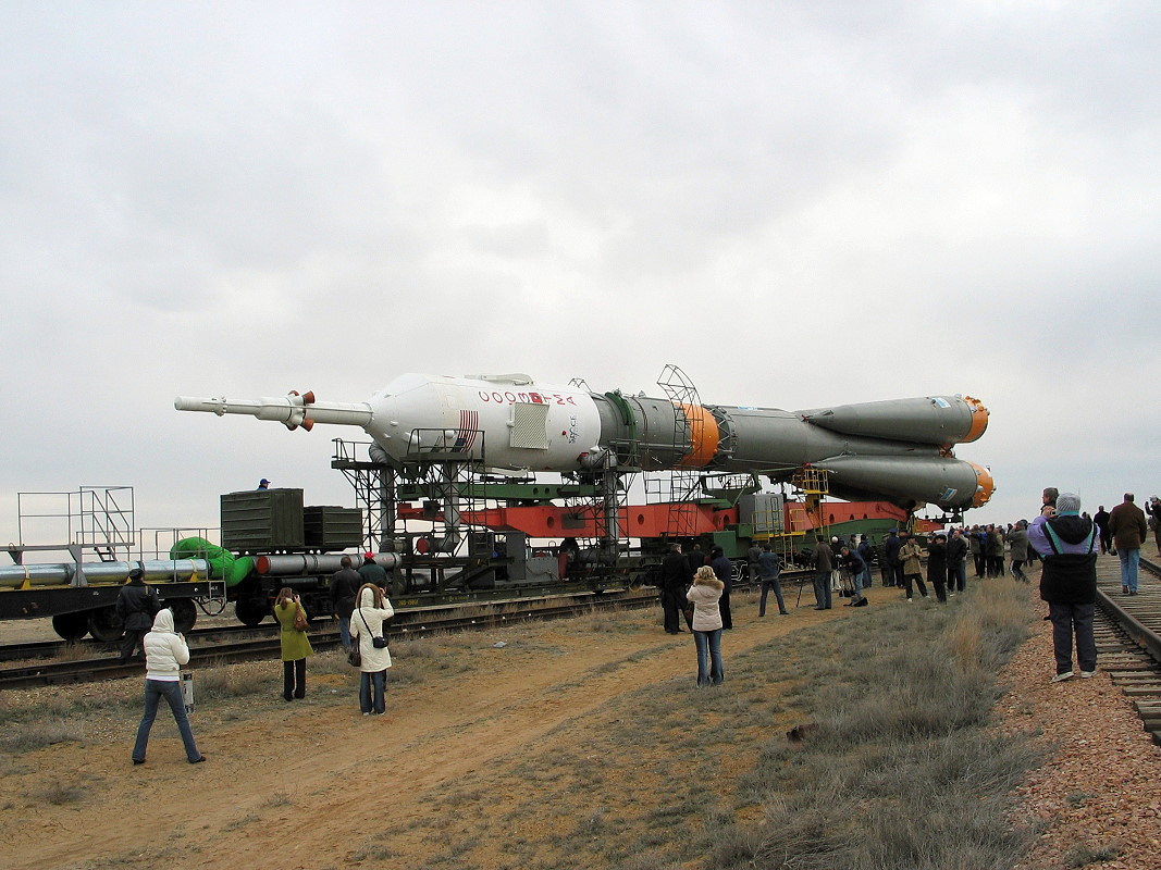 Soyuz TMA10 on the way to the pad