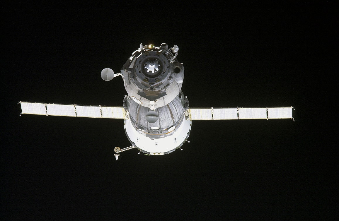 Arrival of Soyuz TMA4 at the ISS