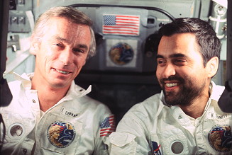 Cernan und Schmitt an Bord von Apollo 17