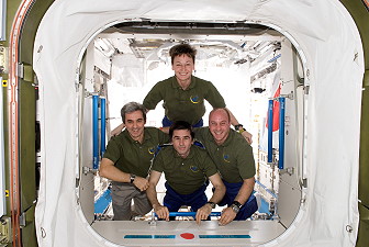 traditionelles Bordfoto ISS-16 (mit Eyharts und Reisman)