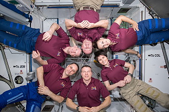 Crew ISS-42 inflight