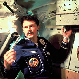 Farkas an Bord von Saljut 6