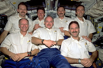 traditionelles Bordfoto STS-103