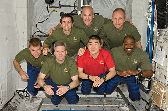 traditionelles Bordfoto STS-122