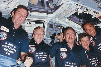 traditionelles Bordfoto STS-41C