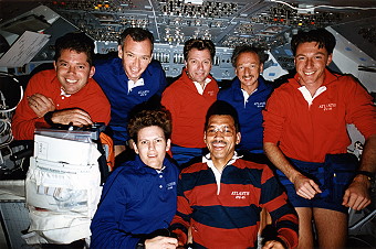 traditionelles Bordfoto STS-45