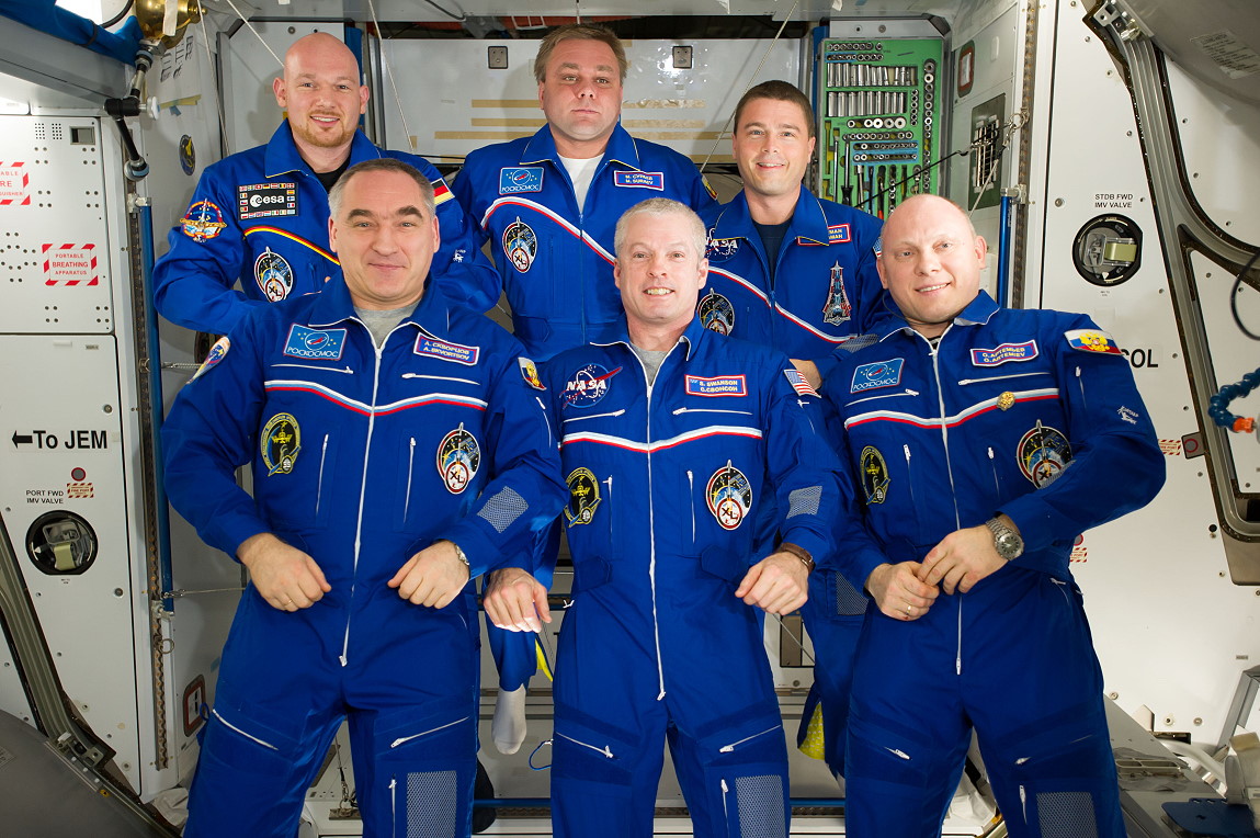 Crew ISS-40 inflight