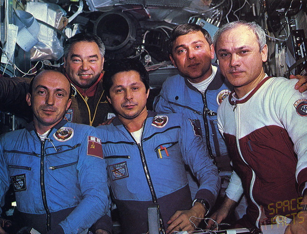 Soyuz T14 onboard Salyut 7