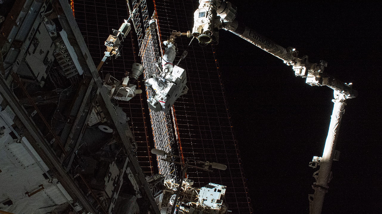 EVA on Dezember 02, 2021