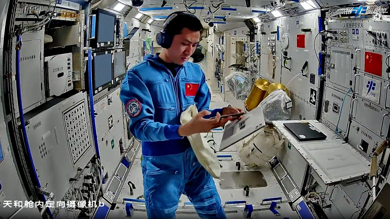 life onboard Tiangong