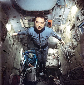 Gretschko an Bord von Saljut 6