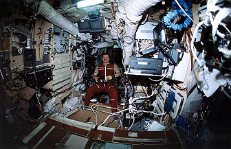 Nikolai Budarin an Bord der Mir
