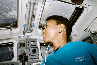 Jemison an Bord des Space Shuttle