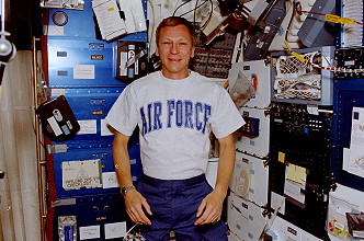 Nagel an Bord des Space Shuttle