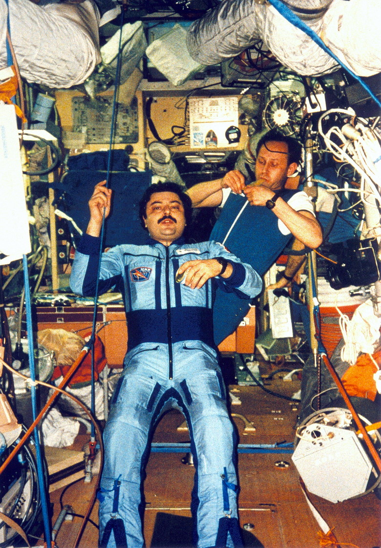 Arzebarski und Manarow an Bord der Mir