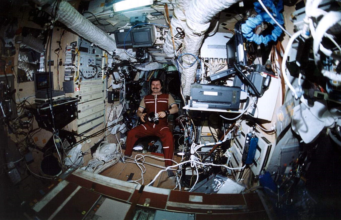 Nikolai Budarin an Bord der Mir