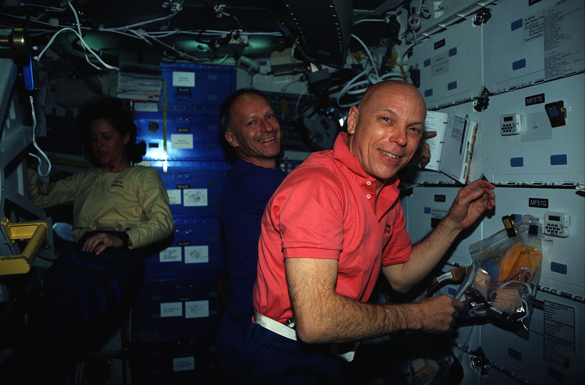 Musgrave an Bord des Space Shuttle