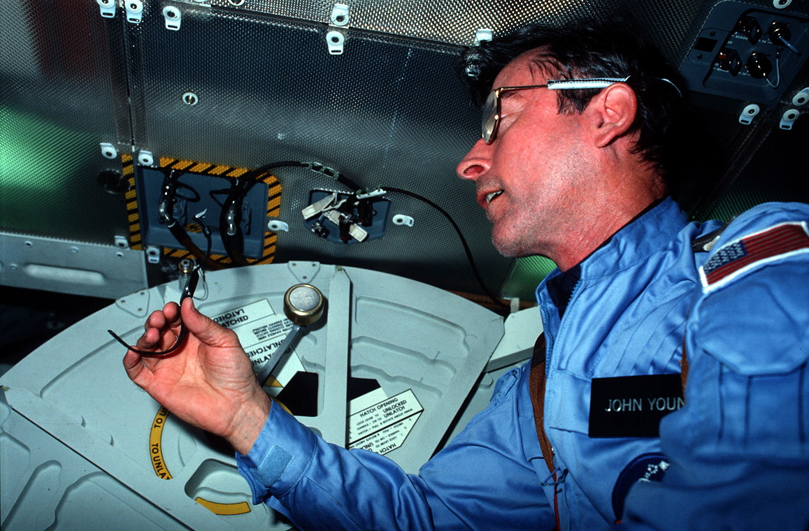 Young an Bord des Shuttle