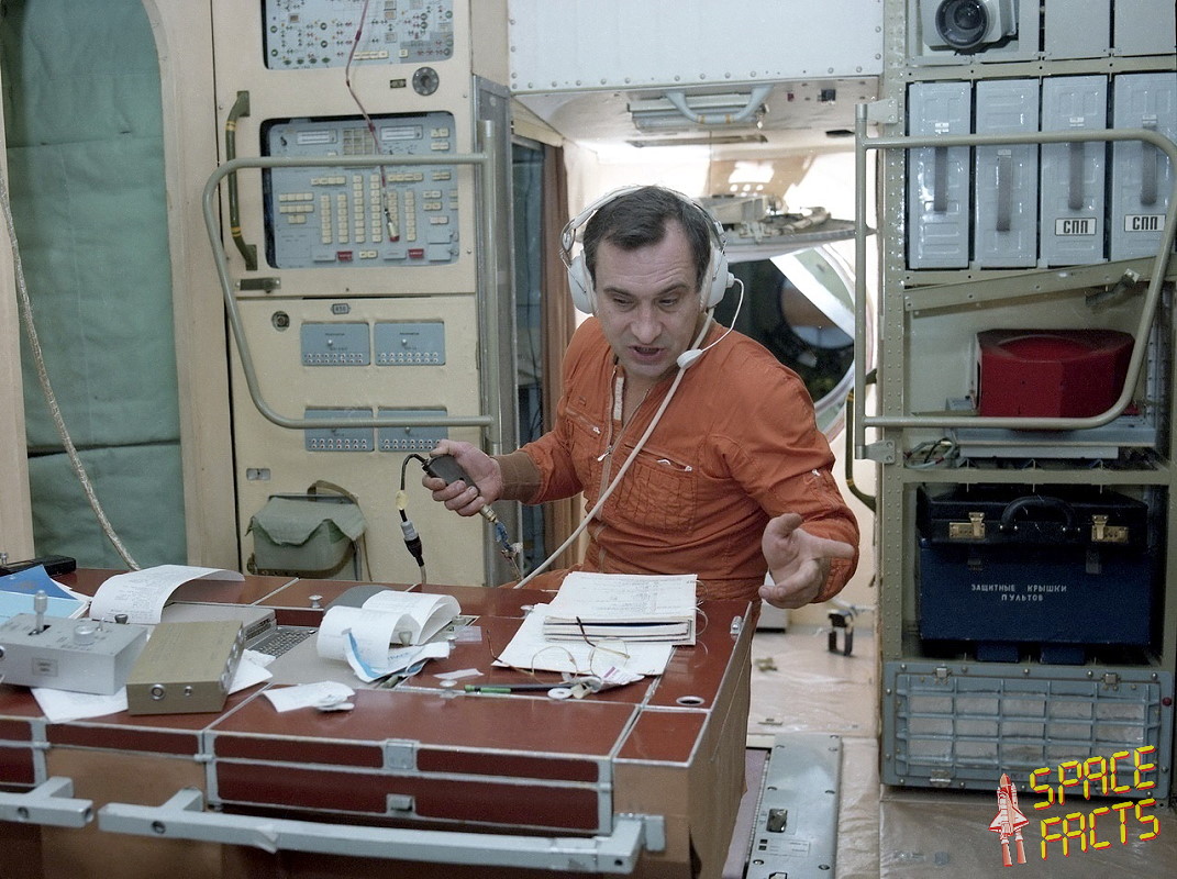 Valeri Polyakov in training