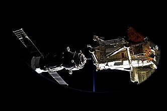 Soyuz MS-05 docking