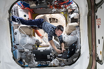 Andrew Morgan nach der ersten EVA