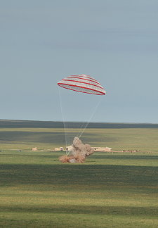 Shenzhou-10 landing