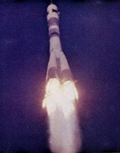 Soyuz 4 launch