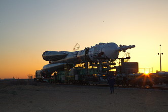 Soyuz MS-04 rollout
