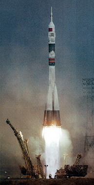 Soyuz TM-11 launch