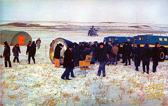 Soyuz TM-15 recovery Soyuz TM-15 recovery