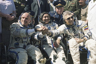 Soyuz TM-31 recovery Soyuz TM-31 recovery